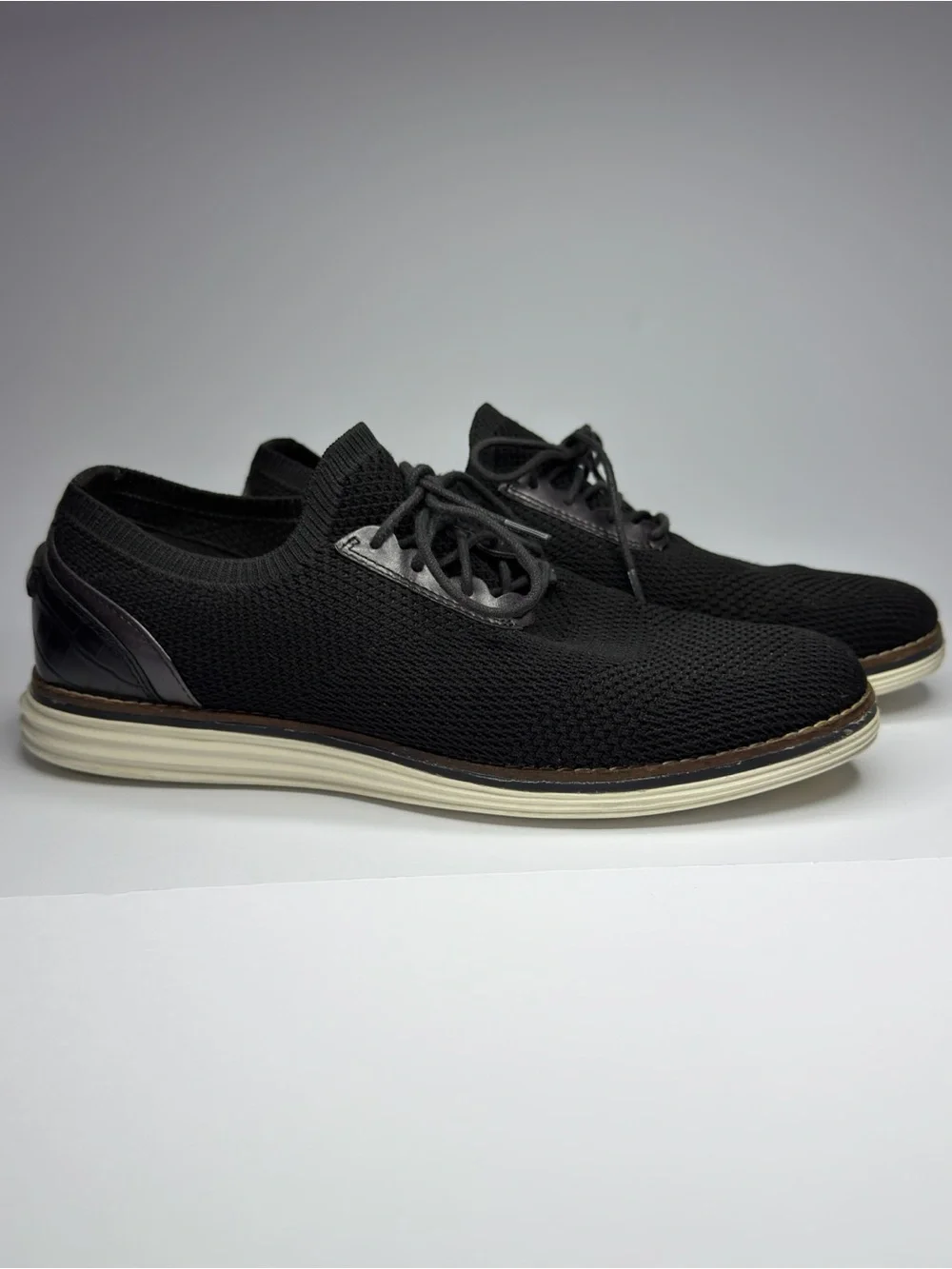 Men’s Black Knit Casual Dress Shoes Size 10B Lace Up Comfort Sneakers